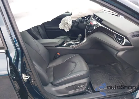 2020 Toyota Camry Xle Hybrid z USA, uszkodzony, nr VIN 4T1F31AK7LU521801